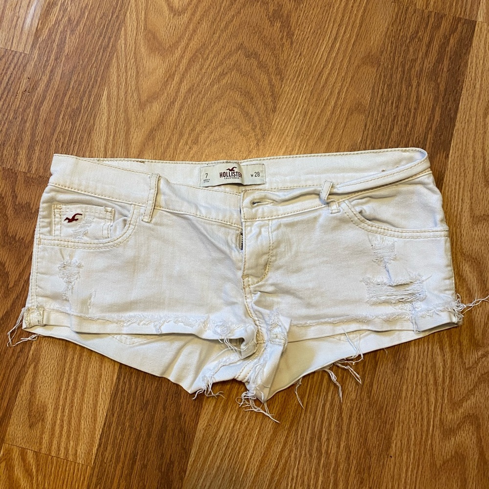 White Hollister shorts size 7